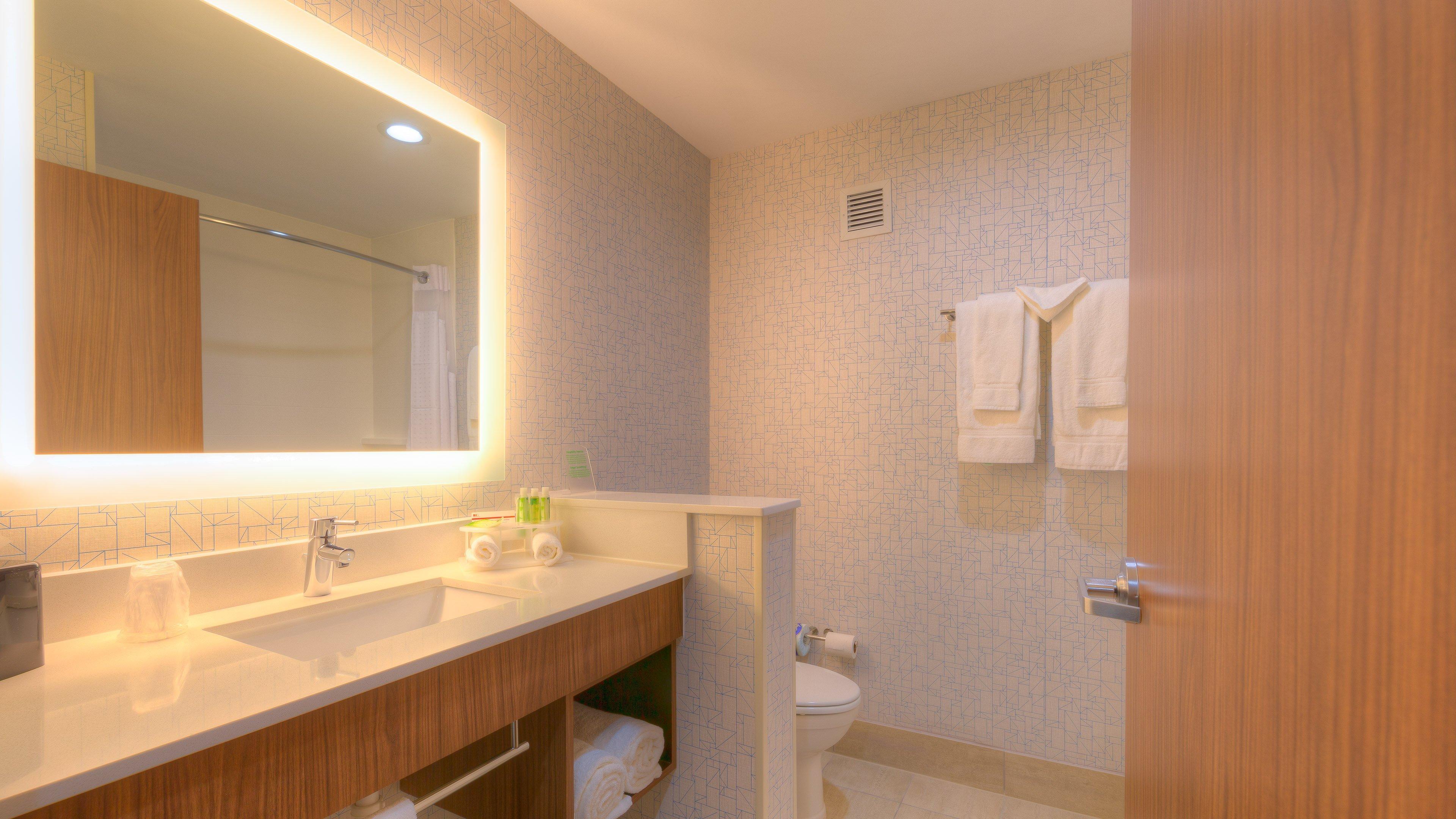 Holiday Inn Express & Suites Tulsa Midtown By Ihg Exterior photo