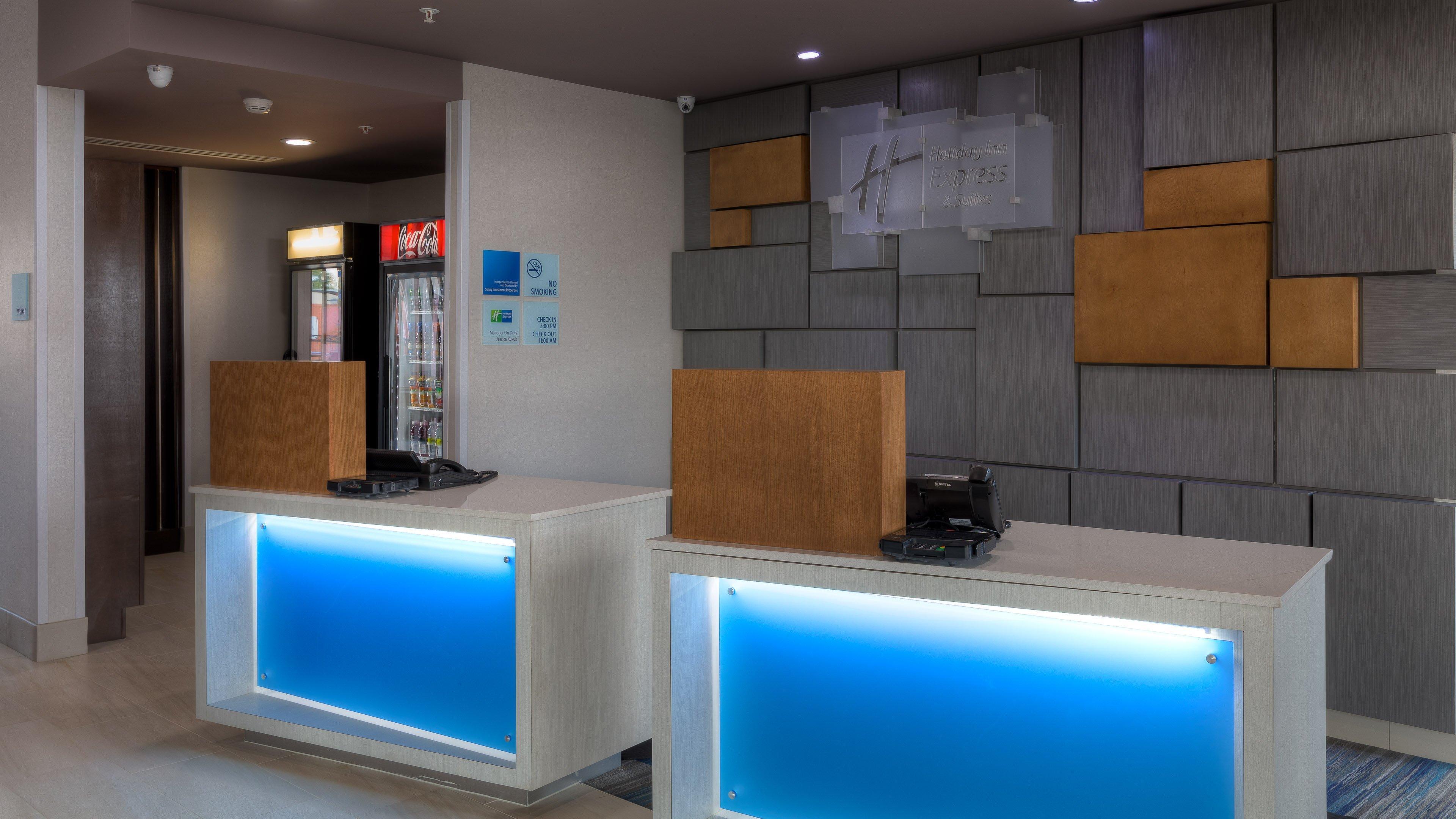 Holiday Inn Express & Suites Tulsa Midtown By Ihg Exterior photo